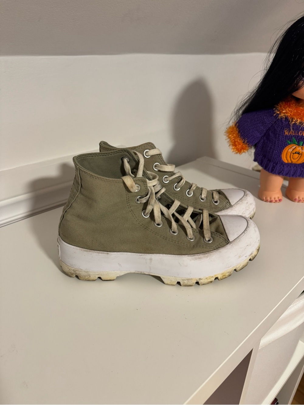 converse - Picture 2 of 6